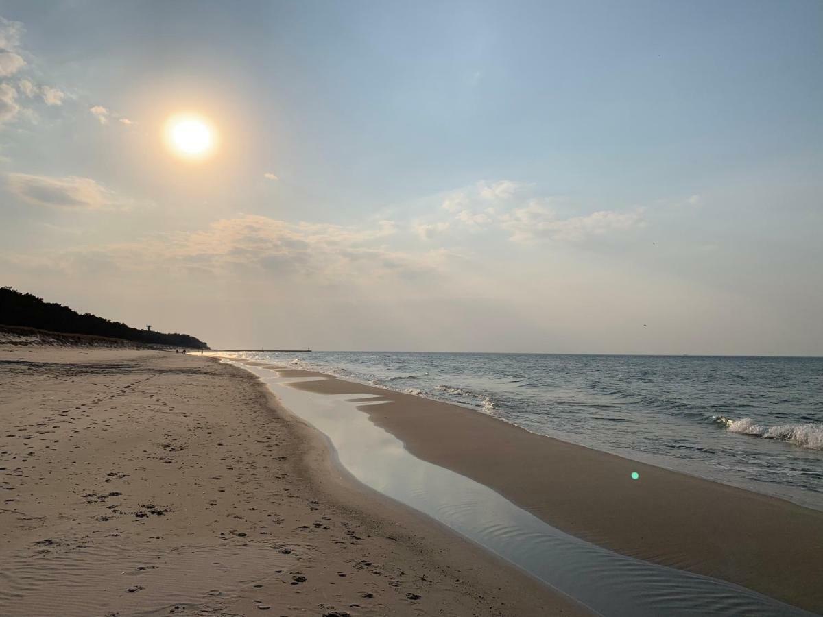 Apartamenty Na Fali Mrzeżyno Exteriör bild